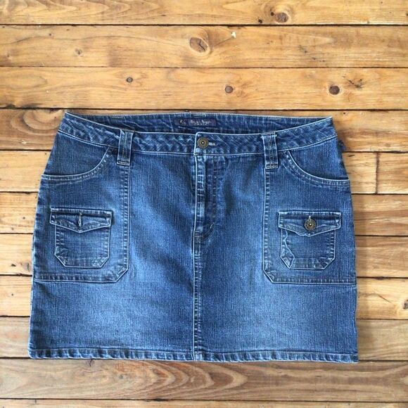 Razzle Dazzle Blue Denim Utility Mini Skirt Size 11 Juniors Y2K Pockets Casual - Picture 2 of 9